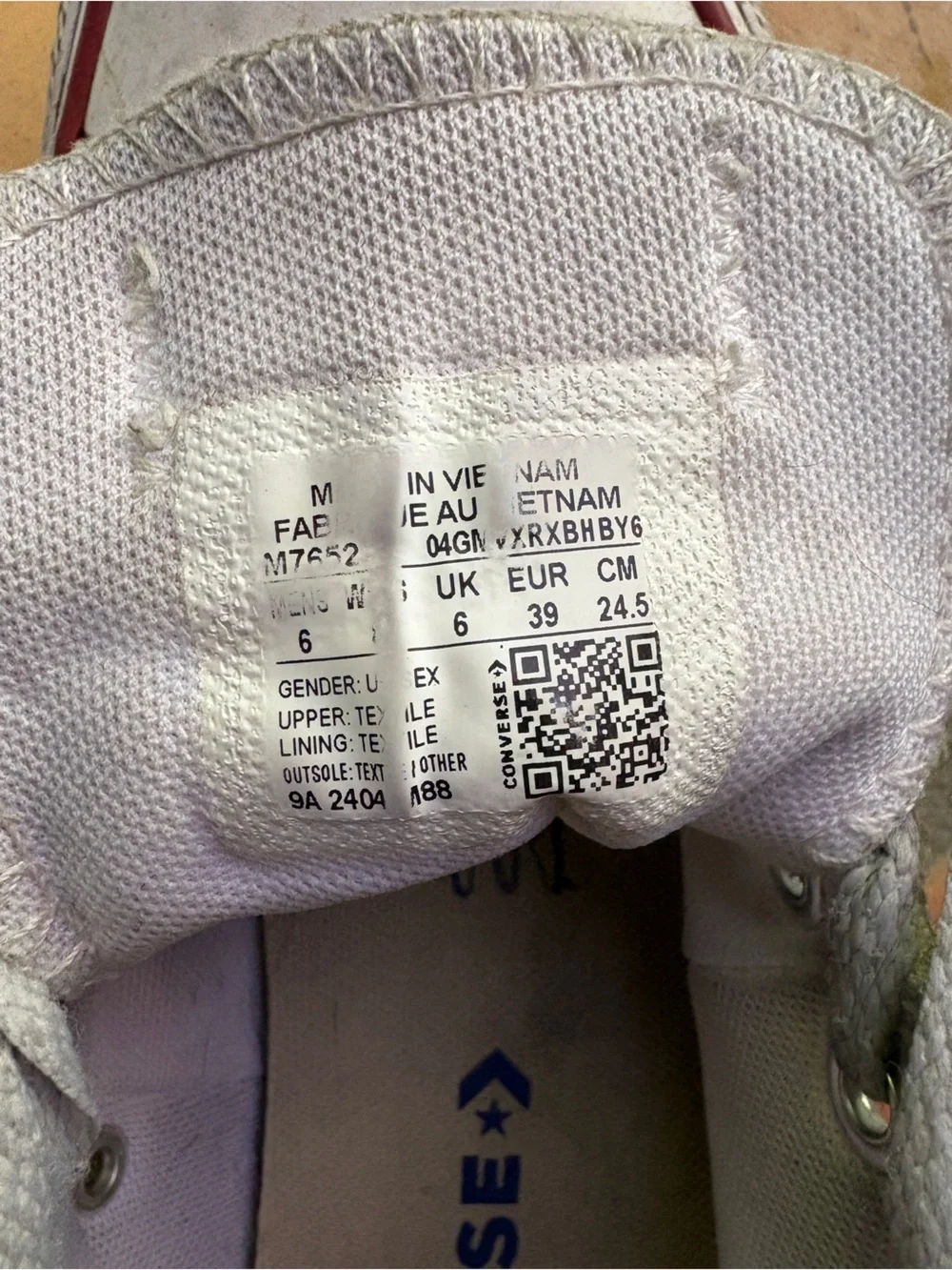 *FIXER UPPER* 3 PAIRS OF WHITE CONVERSE - Size 8 - Picture 10 of 13